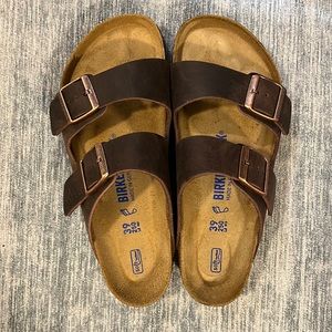 Birkenstock Arizona Softbed size 8-8.5 or 39 European.